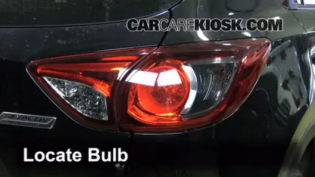 2013 Mazda CX-5 Sport 2.0L 4 Cyl. Éclairage Feux de marche arrière (remplacer une ampoule)